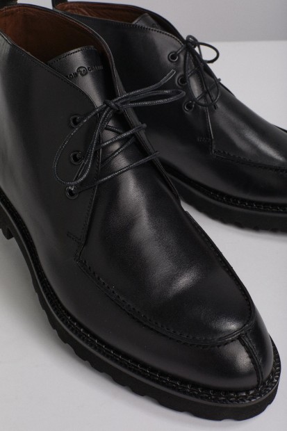 chaussure montante noir à lacet