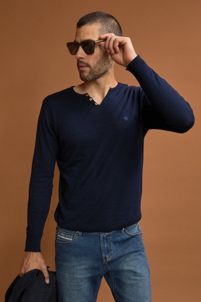 Pull fin pour homme marine col V